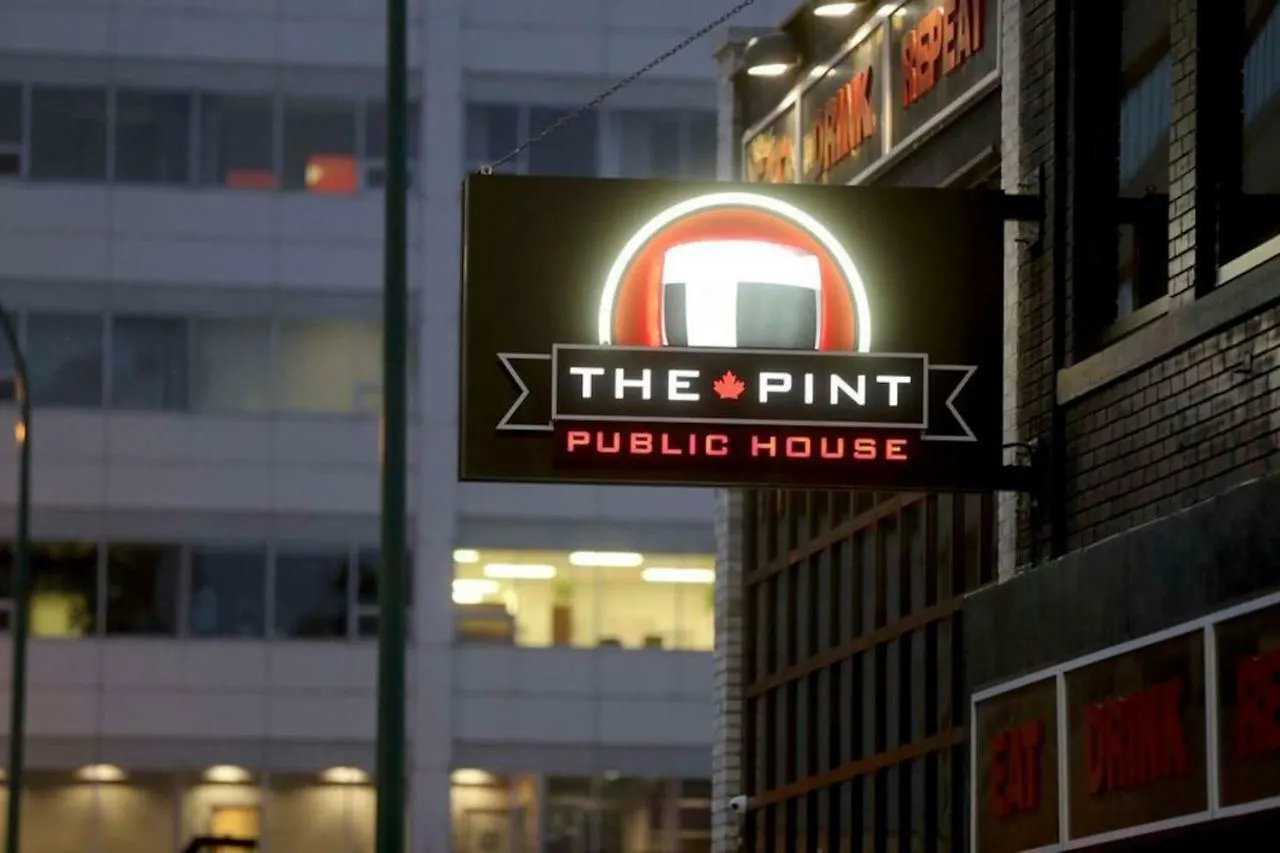 Apartment Premium Downtown Loft - W/Rooftop Patio, Gym & More Hotel Winnipeg