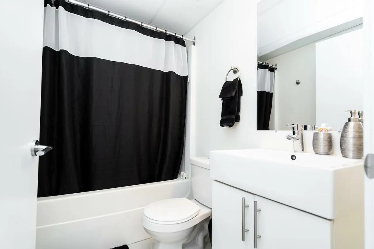 Premium Downtown Loft - W/Rooftop Patio, Gym & More Hotel Winnipeg Apartment